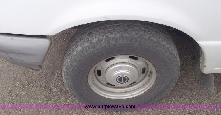 image for item C5665 1996 Ford Ranger XL pickup truck