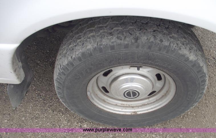 image for item C5665 1996 Ford Ranger XL pickup truck