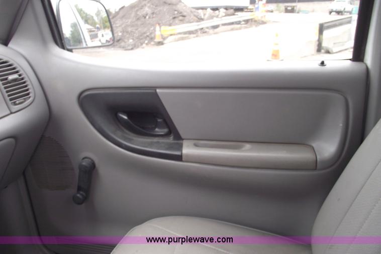 image for item C5665 1996 Ford Ranger XL pickup truck