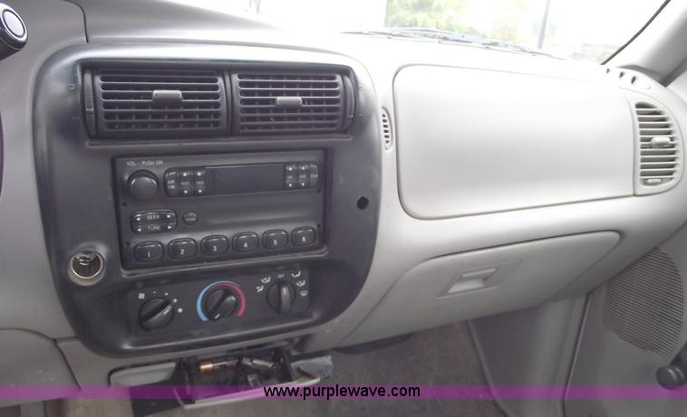 image for item C5665 1996 Ford Ranger XL pickup truck