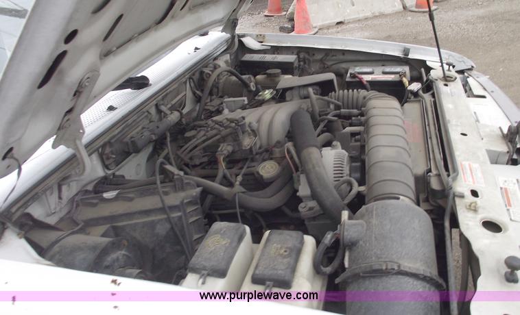 image for item C5665 1996 Ford Ranger XL pickup truck