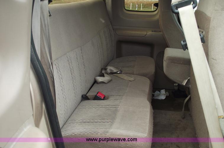 image for item C5673 1997 Ford F150 XLT super cab pickup truck