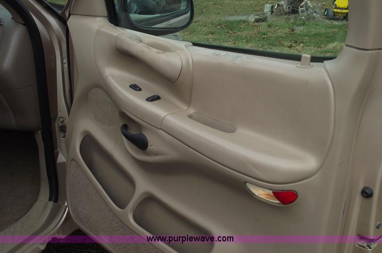 image for item C5673 1997 Ford F150 XLT super cab pickup truck