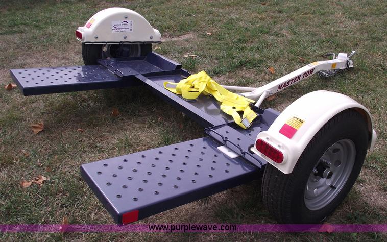 image for item C5674 2011 Towmaster tow dolly