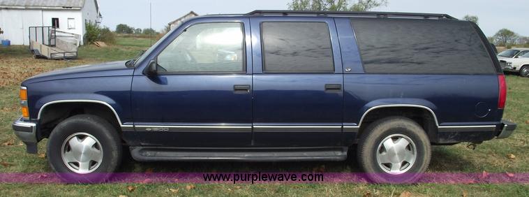 image for item C5676 1998 Chevrolet Suburban 1500 LT SUV