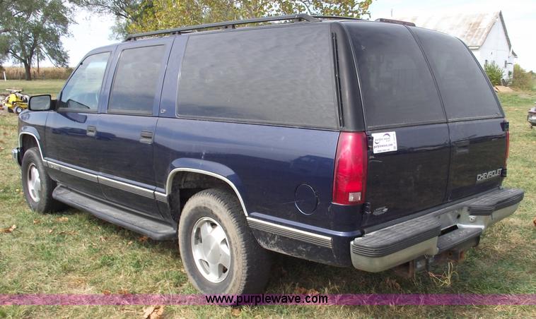 image for item C5676 1998 Chevrolet Suburban 1500 LT SUV