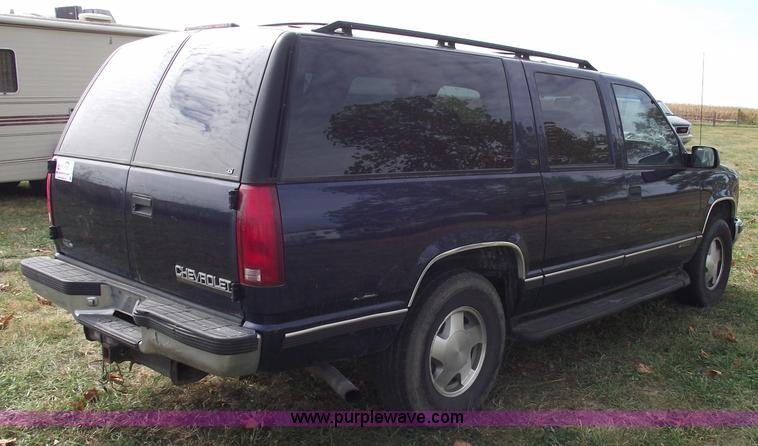 image for item C5676 1998 Chevrolet Suburban 1500 LT SUV