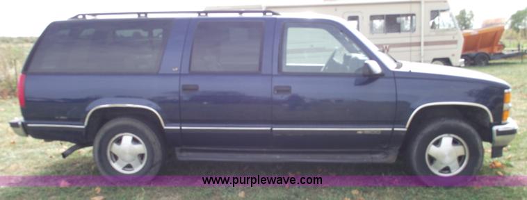 image for item C5676 1998 Chevrolet Suburban 1500 LT SUV