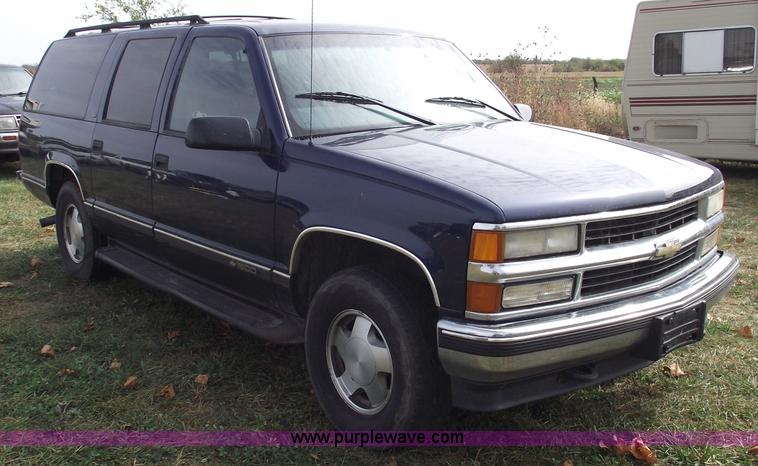 image for item C5676 1998 Chevrolet Suburban 1500 LT SUV