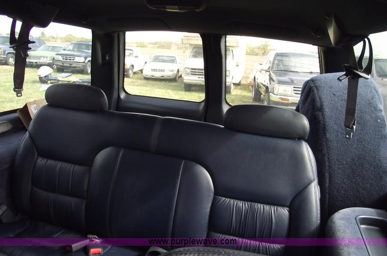 image for item C5676 1998 Chevrolet Suburban 1500 LT SUV