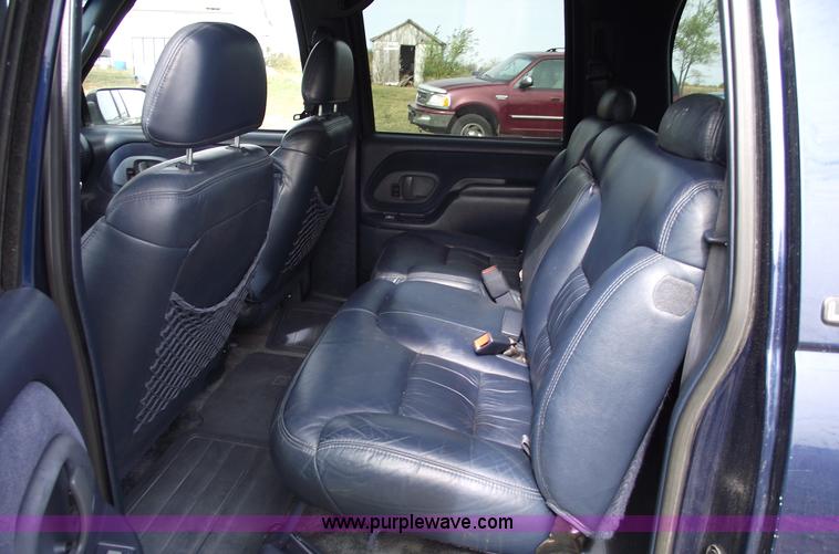 image for item C5676 1998 Chevrolet Suburban 1500 LT SUV