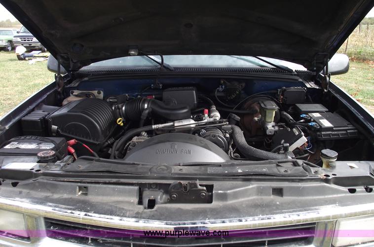 image for item C5676 1998 Chevrolet Suburban 1500 LT SUV