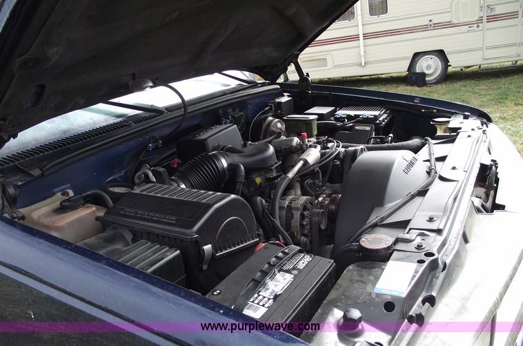 image for item C5676 1998 Chevrolet Suburban 1500 LT SUV