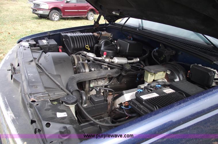 image for item C5676 1998 Chevrolet Suburban 1500 LT SUV