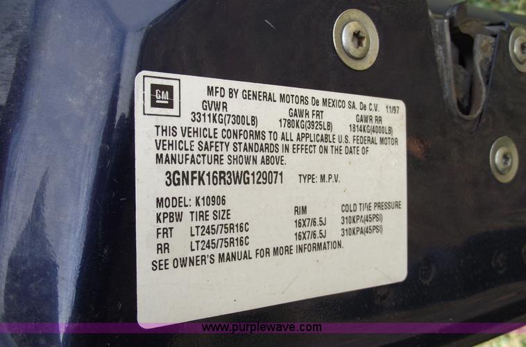 image for item C5676 1998 Chevrolet Suburban 1500 LT SUV