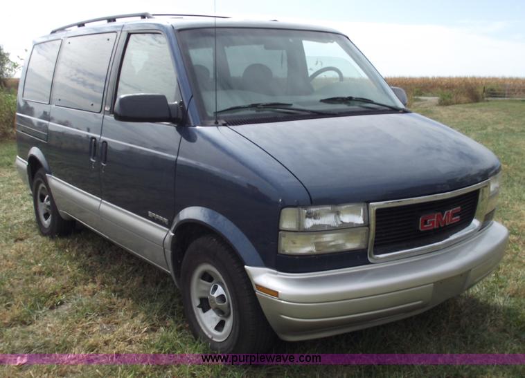 image for item C5677 1999 GMC Safari SLT van