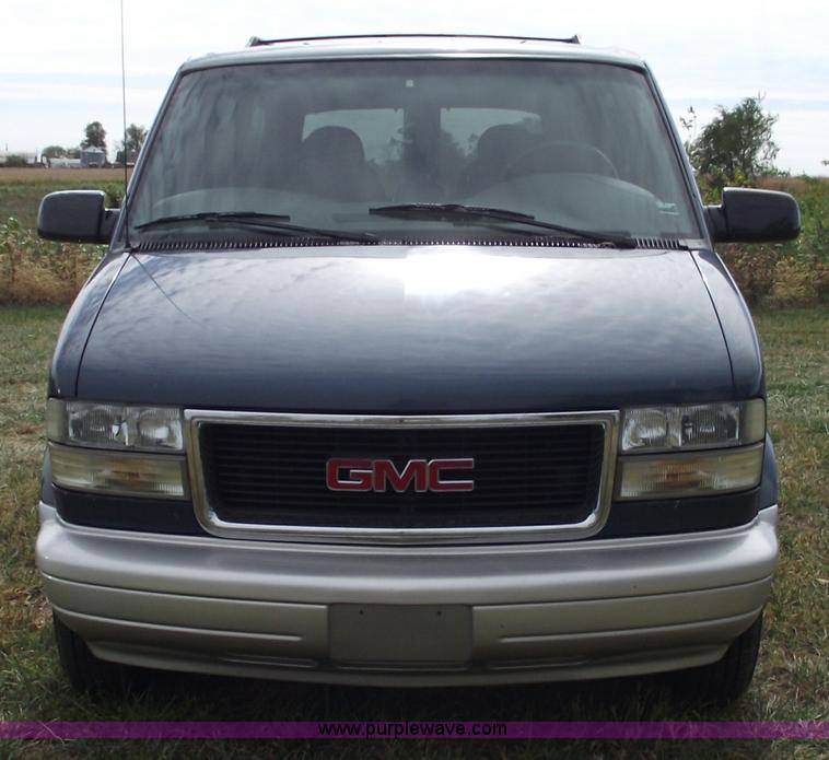 image for item C5677 1999 GMC Safari SLT van