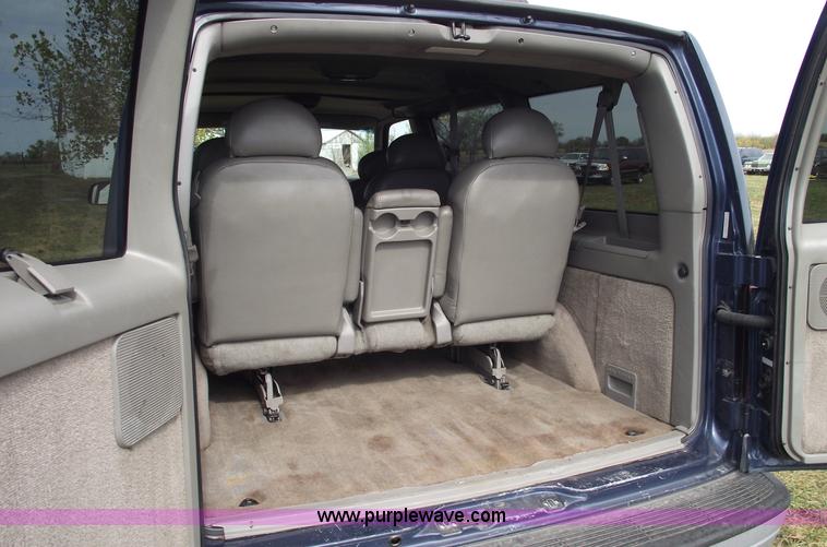 image for item C5677 1999 GMC Safari SLT van