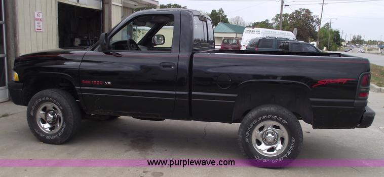 image for item C5681 1998 Dodge Ram 1500 Sport pickup truck