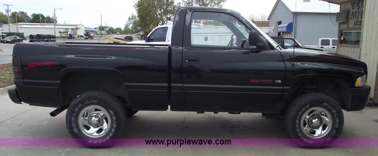 image for item C5681 1998 Dodge Ram 1500 Sport pickup truck