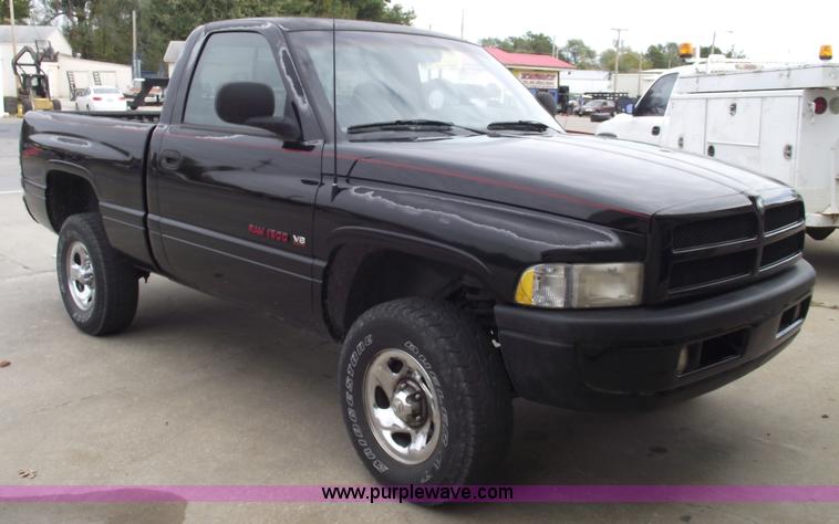 image for item C5681 1998 Dodge Ram 1500 Sport pickup truck