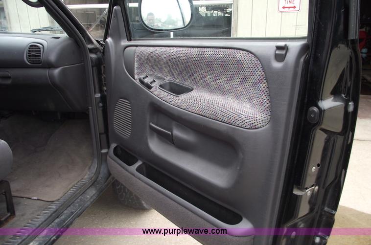 image for item C5681 1998 Dodge Ram 1500 Sport pickup truck