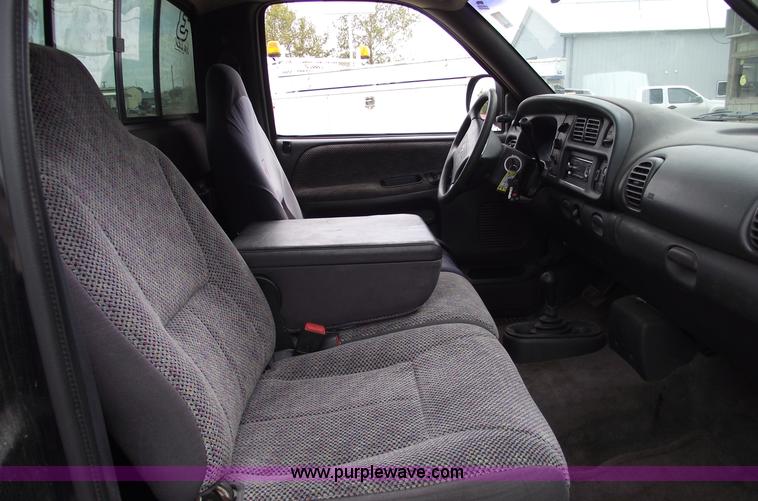 image for item C5681 1998 Dodge Ram 1500 Sport pickup truck