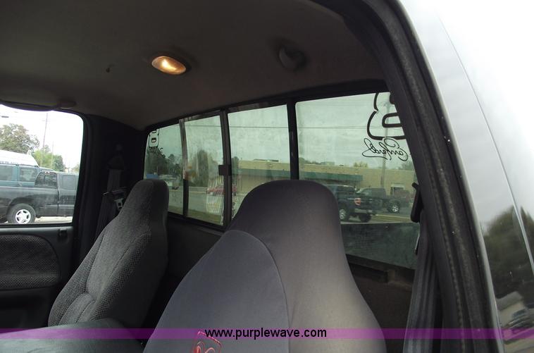 image for item C5681 1998 Dodge Ram 1500 Sport pickup truck