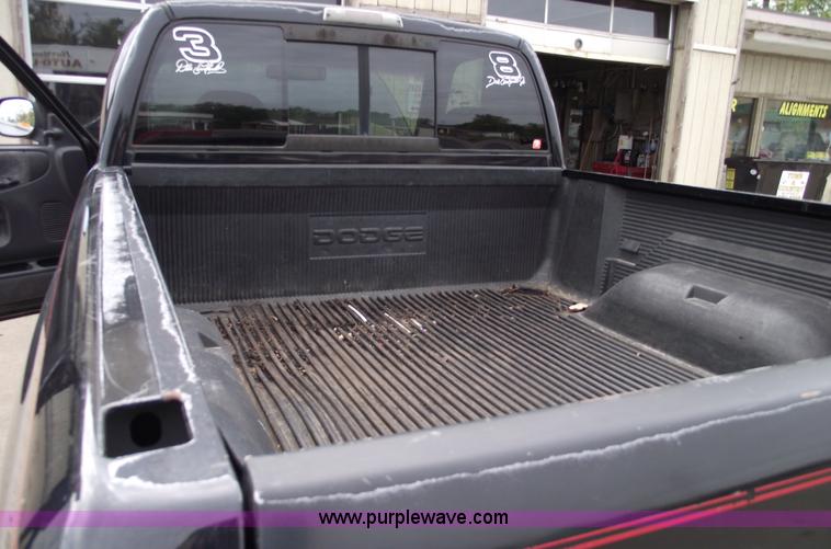image for item C5681 1998 Dodge Ram 1500 Sport pickup truck
