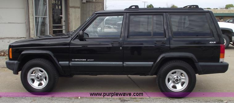 image for item C5682 1999 Jeep Cherokee Sport SUV