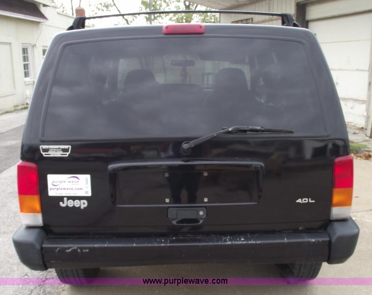image for item C5682 1999 Jeep Cherokee Sport SUV