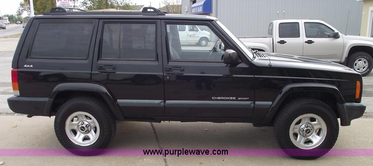 image for item C5682 1999 Jeep Cherokee Sport SUV