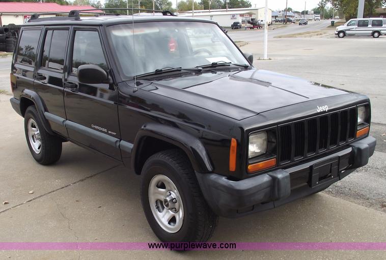image for item C5682 1999 Jeep Cherokee Sport SUV