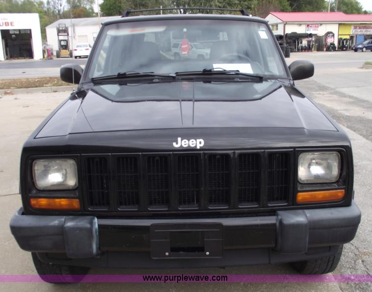 image for item C5682 1999 Jeep Cherokee Sport SUV