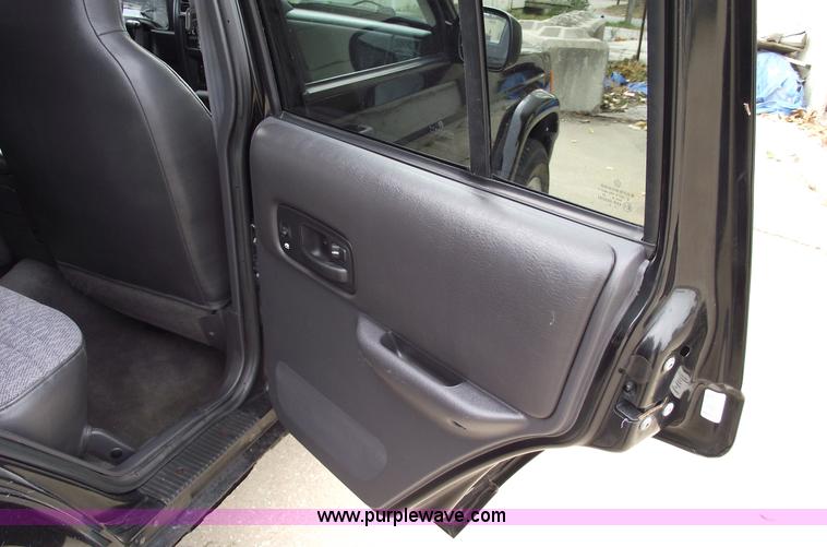 image for item C5682 1999 Jeep Cherokee Sport SUV