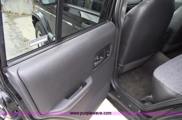 image for item C5682 1999 Jeep Cherokee Sport SUV