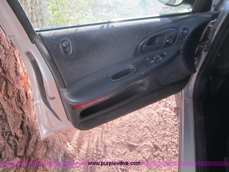 image for item C9872 2001 Dodge Intrepid SE