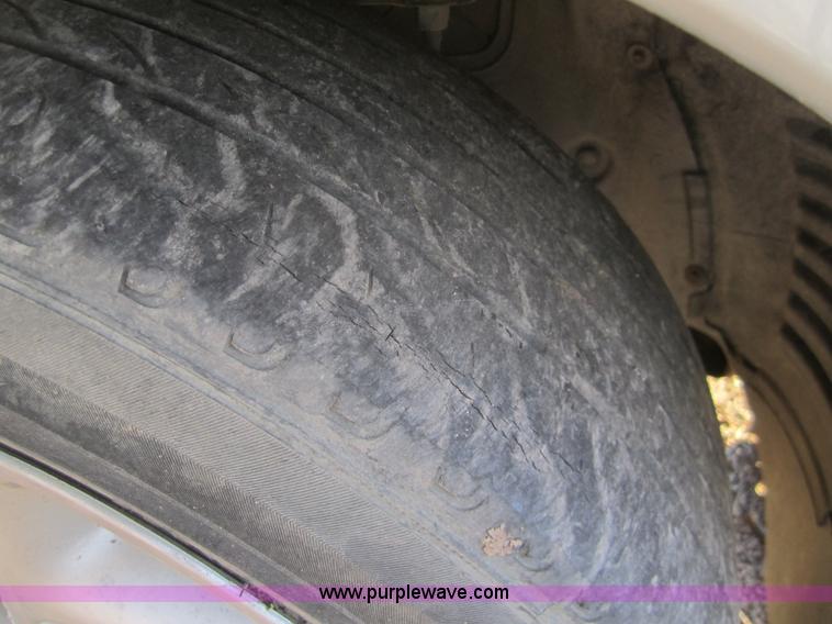 image for item C9872 2001 Dodge Intrepid SE