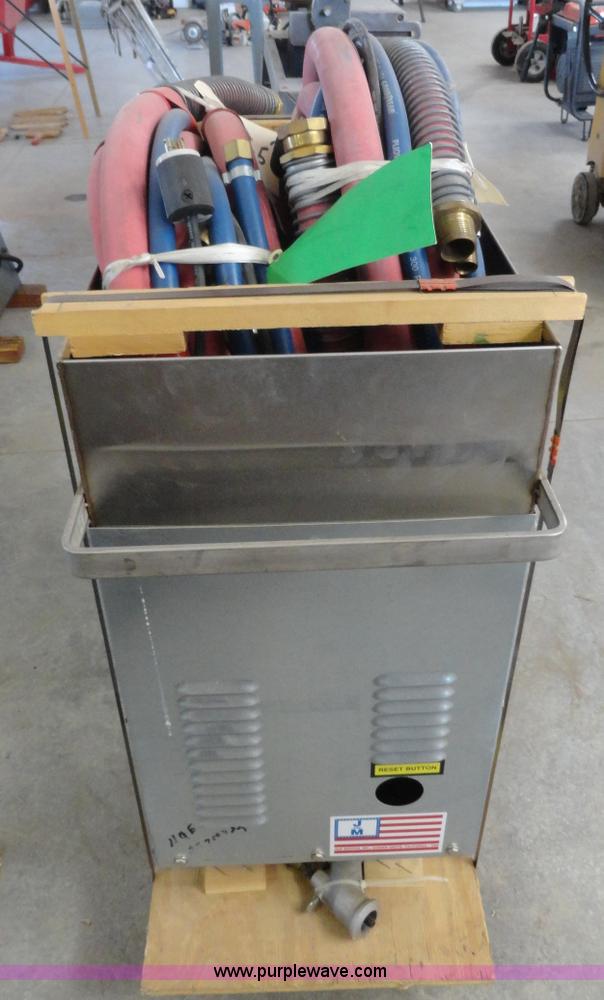 image for item F9489 Multiquip EsSick texture machine