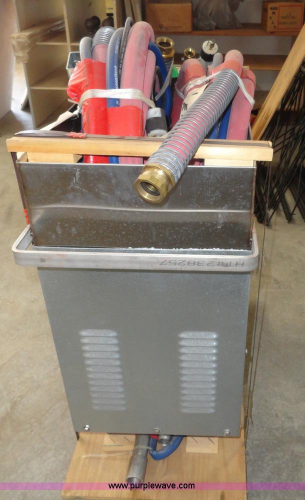 image for item F9489 Multiquip EsSick texture machine