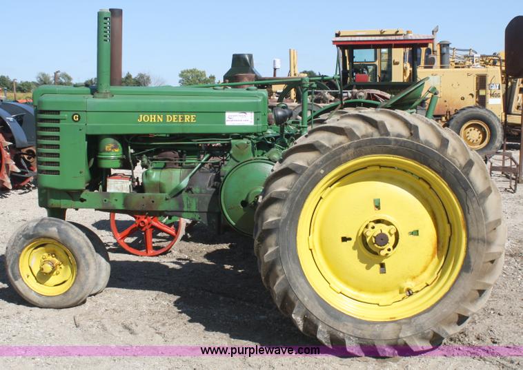 image for item A2378 1939 John Deere G tractor
