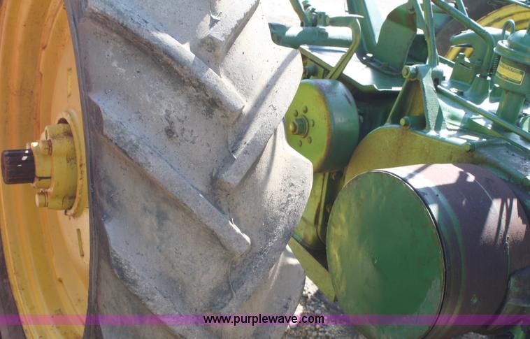 image for item A2378 1939 John Deere G tractor