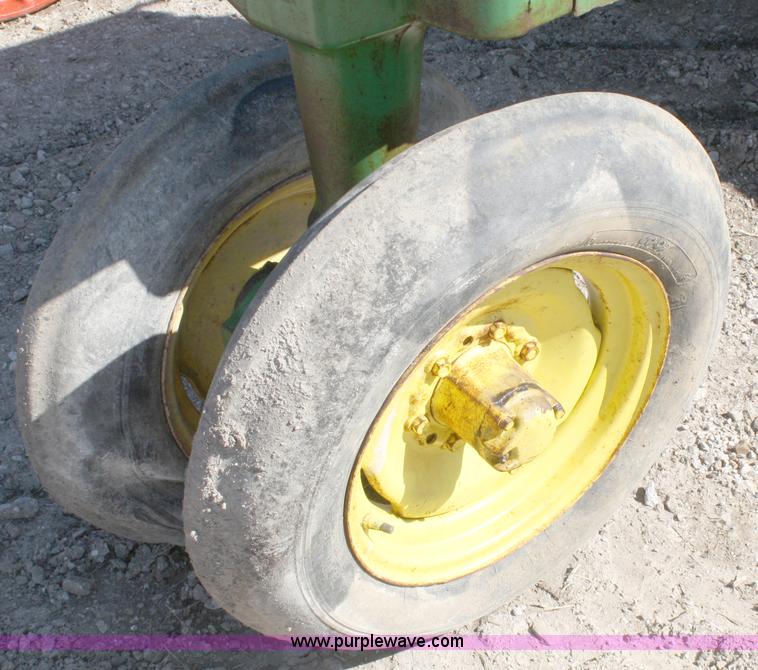 image for item A2378 1939 John Deere G tractor