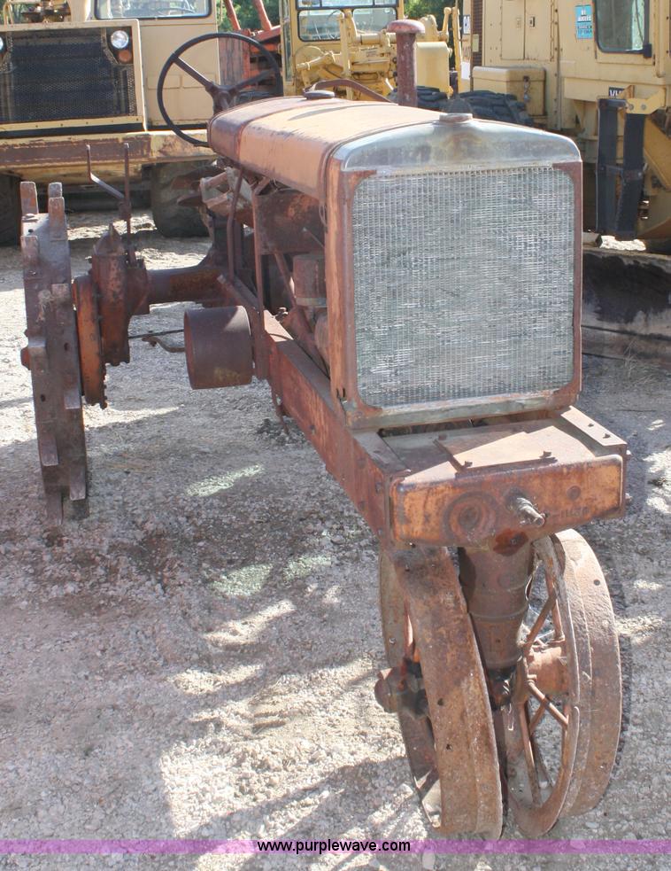 image for item A2386 Allis WC tractor