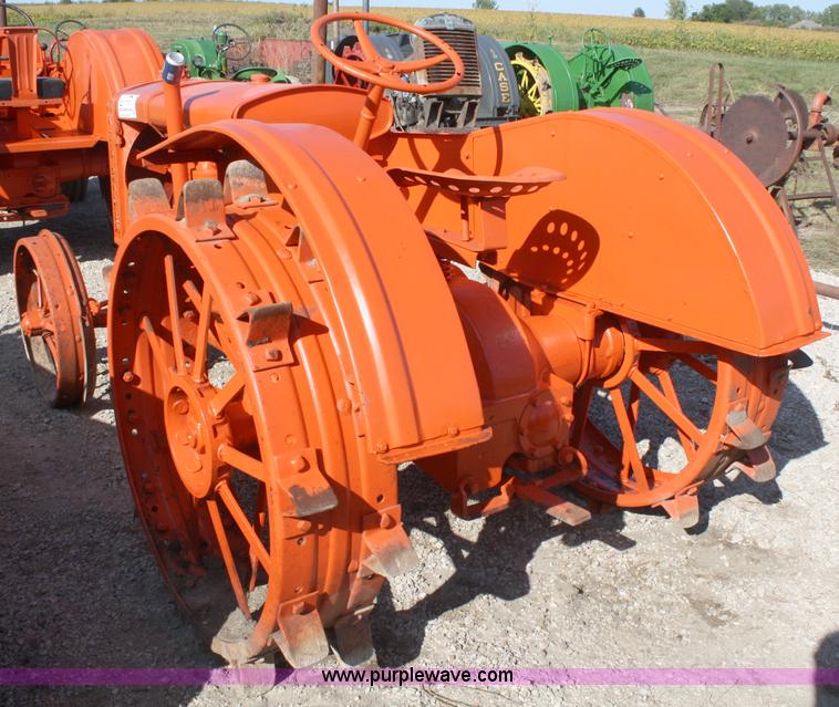 image for item A2389 Allis Chalmers U tractor