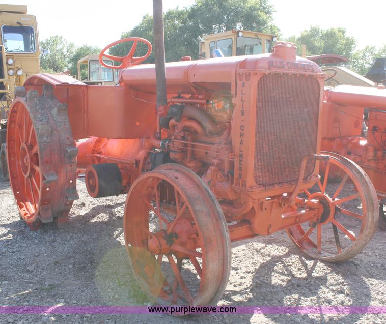 image for item A2389 Allis Chalmers U tractor