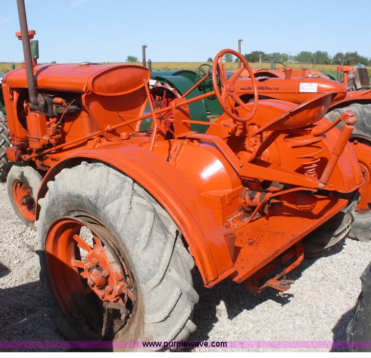 image for item A2392 Allis Chalmers UC 1350 tractor
