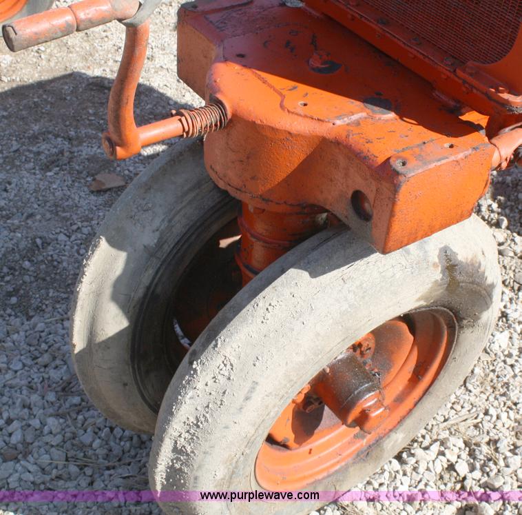 image for item A2392 Allis Chalmers UC 1350 tractor