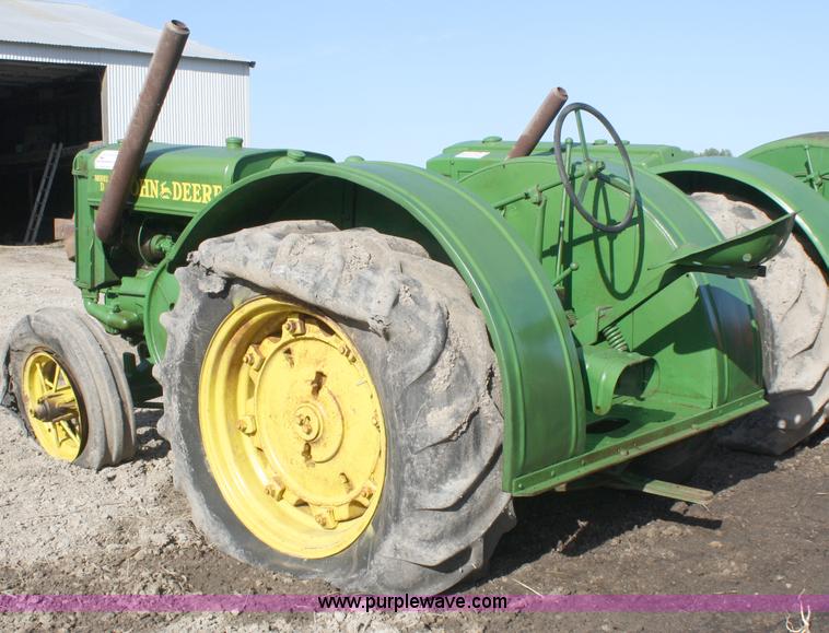 image for item A2397 John Deere D tractor
