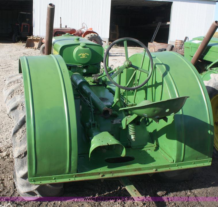image for item A2397 John Deere D tractor